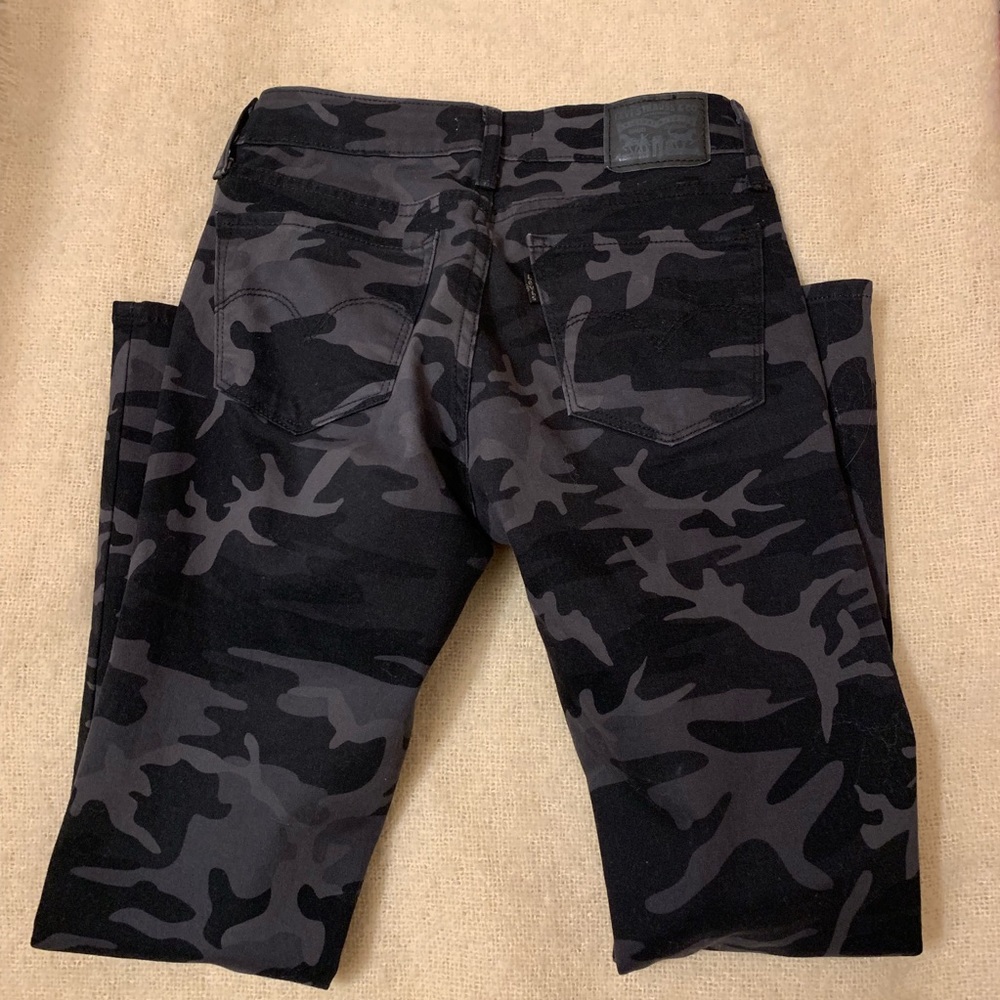 Levi's 711 Skinny Jeans